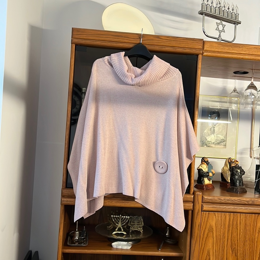Naya sweater cape